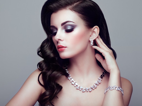 Trattamento anticrespo alla cheratina a Busto Arsizio: capelli perfetti grazie ai prodotti Shot