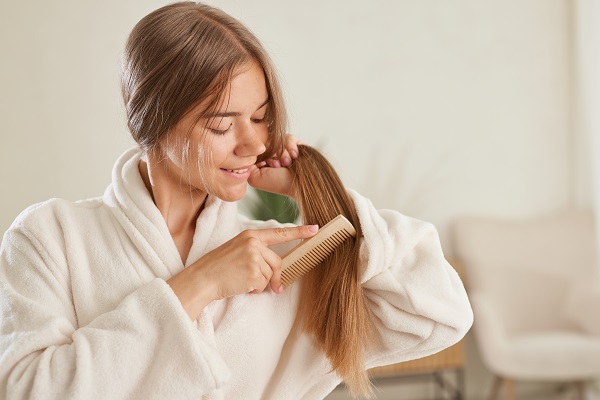 Haircare routine basata sulla clean beauty.