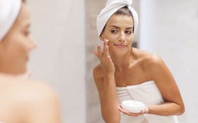 Idratazione profonda della pelle: differenza tra nutrire e idratare davvero